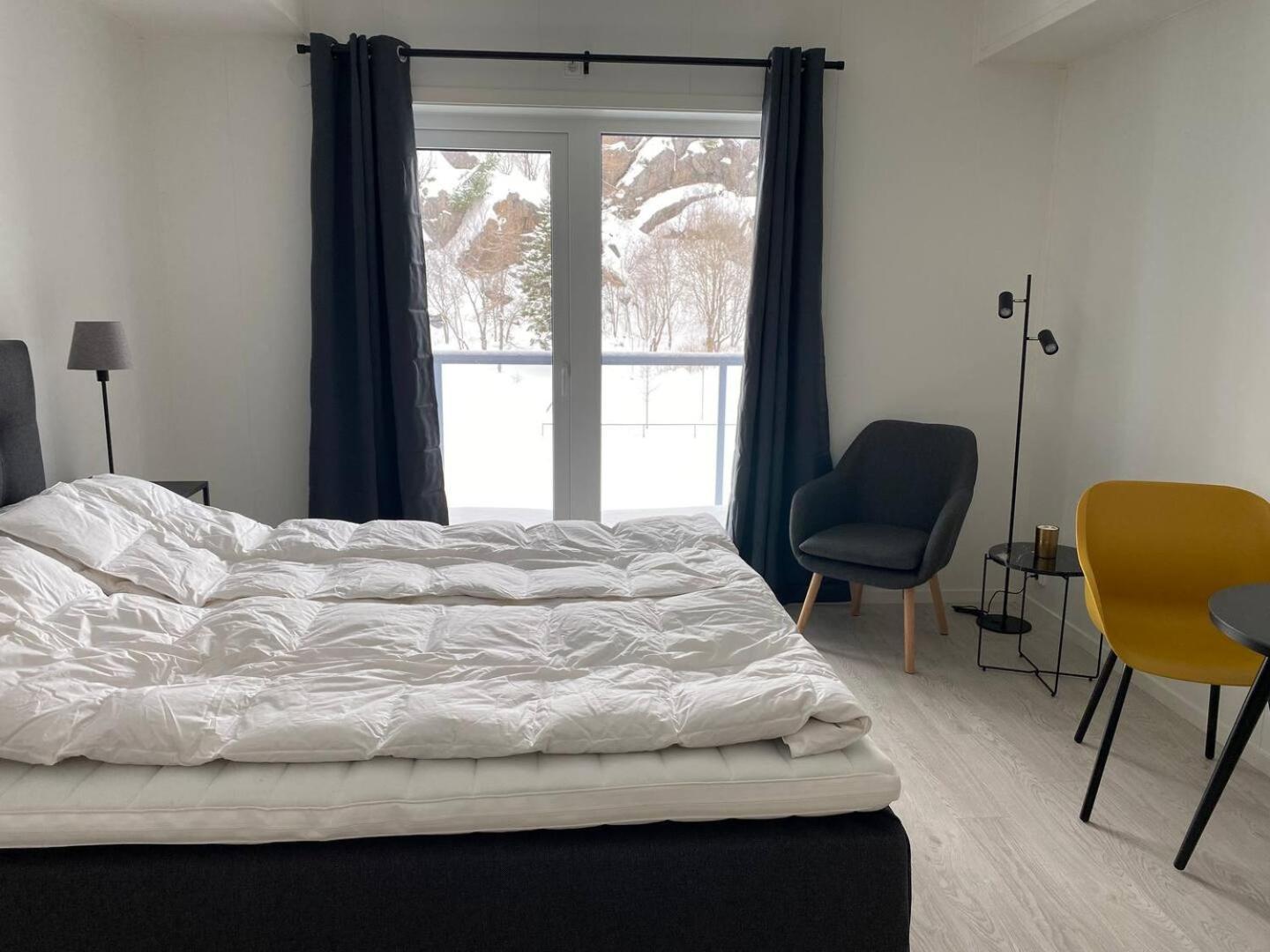 Lovely Serviced Studio Apartment In Lofoten! Svolvaer Exterior photo